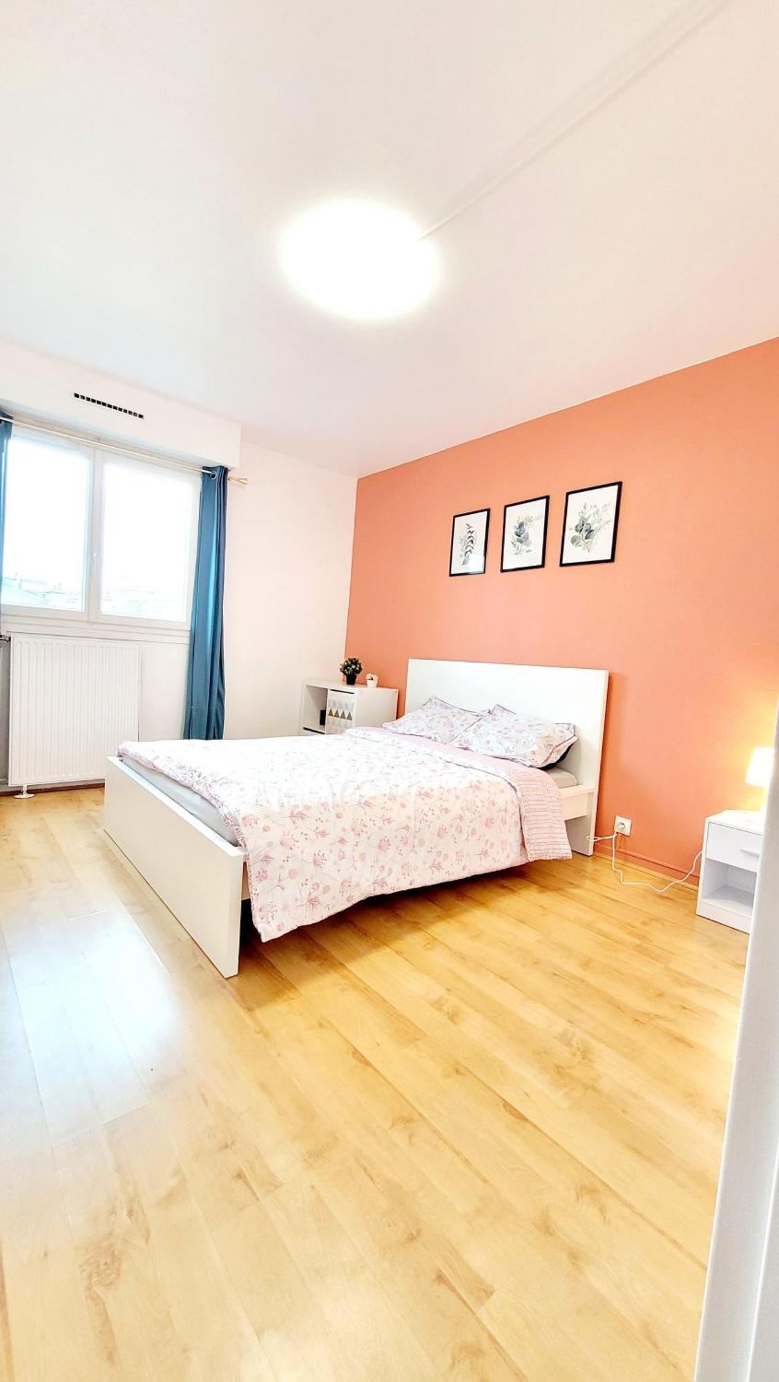 Apartment De 3 *